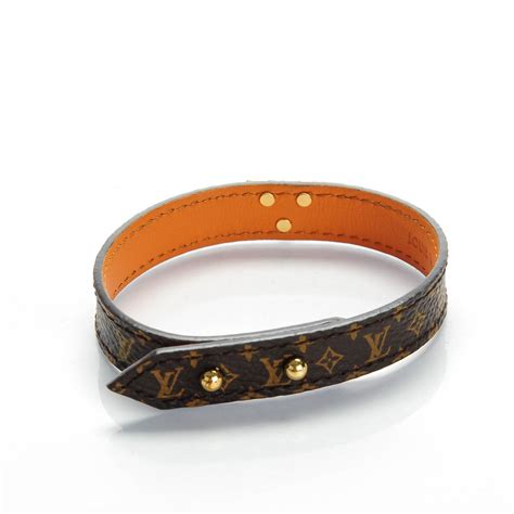 louis vuitton v leather bracelet